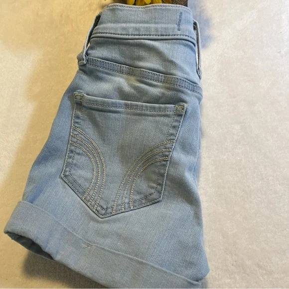 Hollister Women’s Size 00 Denim Shorts - Picture 4 of 5